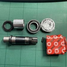 STAR TRAC Spin Bike Bottom Bracket Set TAPER type Used/with New Bearings