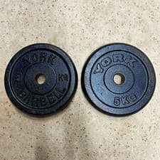 YORK Barbell 5kg Cast Iron Weight Plates Pair (2) Black 1 inch centre hole